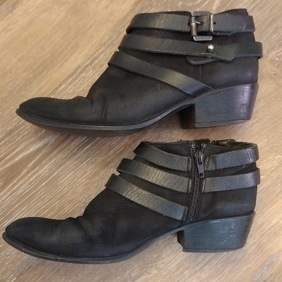 Steve Madden Black Ankle Boots with Slouchy Design - Picture 4 of 6
